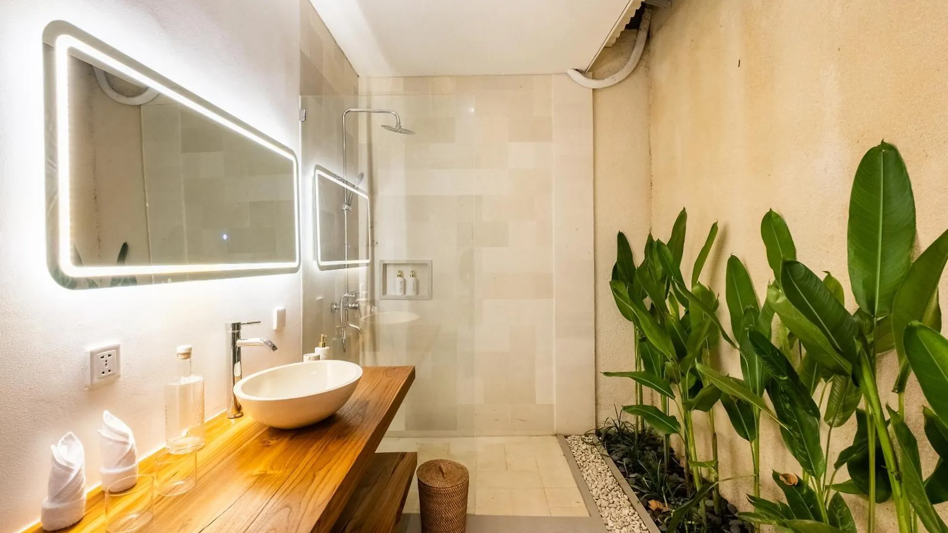 Villa Korai Brand New - Spacious 4Bdrs Villa - Balangan Beach Pecatu