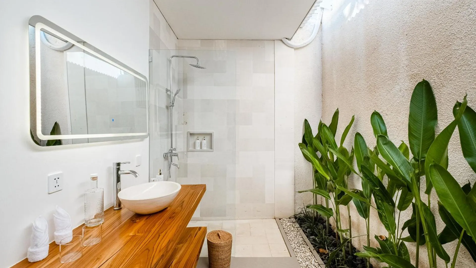 Villa Korai Brand New - Spacious 4Bdrs Villa - Balangan Beach Pecatu  Indonesia