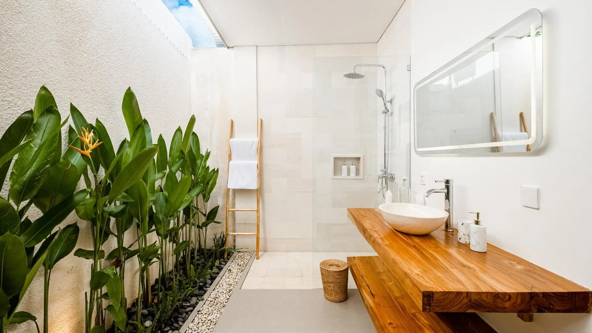 Villa Korai Brand New - Spacious 4Bdrs Villa - Balangan Beach Pecatu